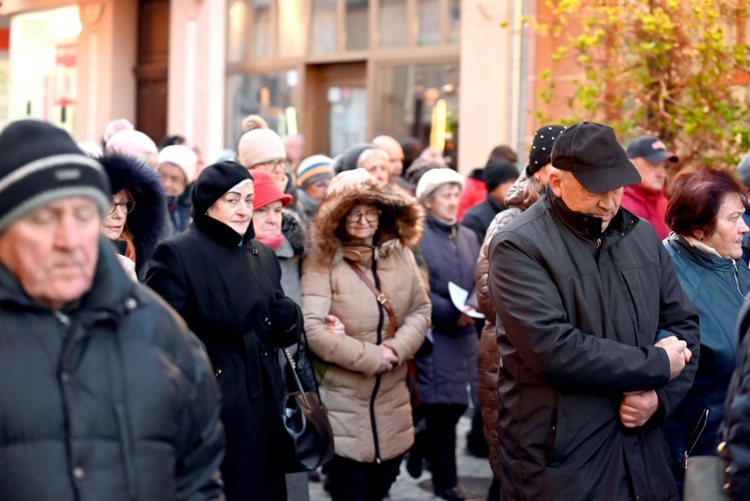 Droga Krzyżowa ulicami Dzierżoniowa