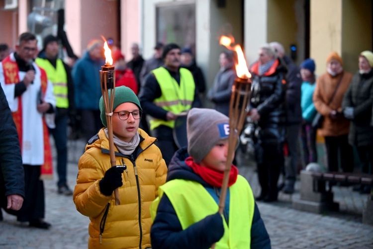 Droga Krzyżowa ulicami Dzierżoniowa