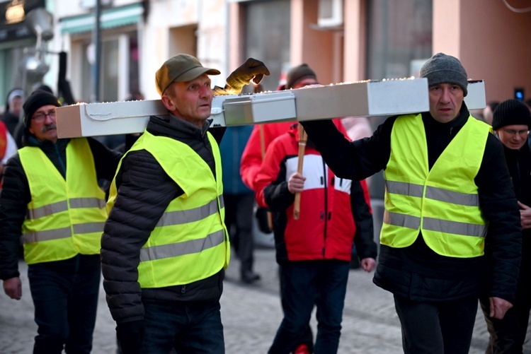 Droga Krzyżowa ulicami Dzierżoniowa