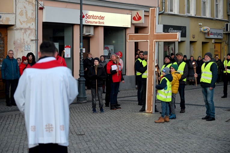 Droga Krzyżowa ulicami Dzierżoniowa