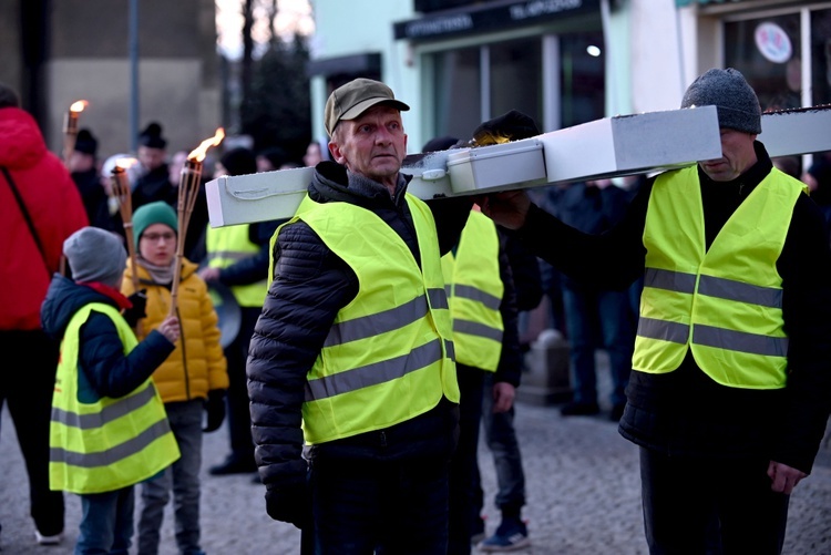 Droga Krzyżowa ulicami Dzierżoniowa