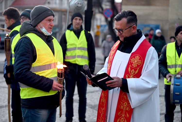 Droga Krzyżowa ulicami Dzierżoniowa