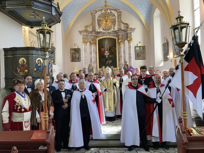 Pamiątkowe zdjęcie z członkami zakonu templariuszy.