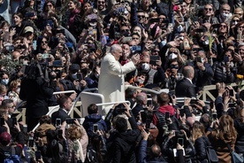 Watykan: Franciszek apeluje o wielkanocny rozejm