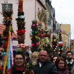 Parada palm wielkanocnych w Trzebnicy w Niedzielę Palmową