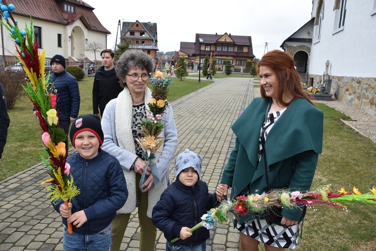 Niedziela Palmowa w kościele w Miętustwie