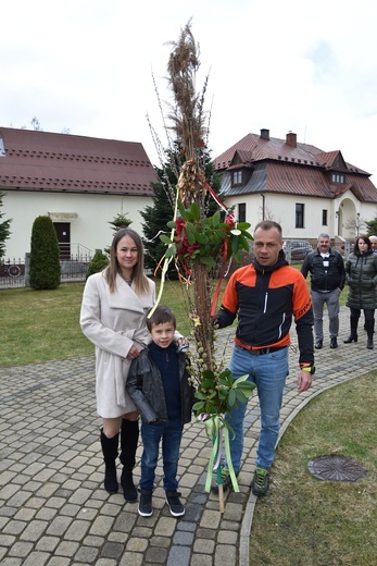 Niedziela Palmowa w kościele w Miętustwie