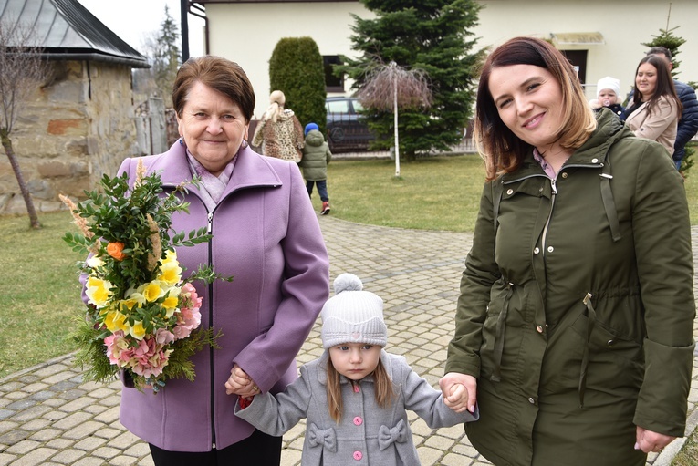 Niedziela Palmowa w kościele w Miętustwie