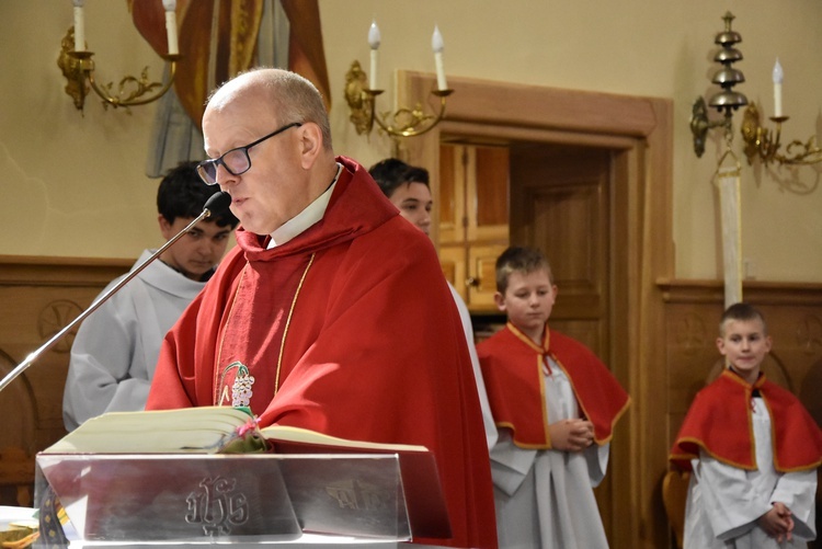 Niedziela Palmowa w kościele w Miętustwie