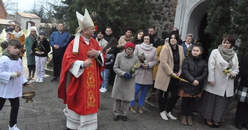 Siedlnica. Niedziela Palmowa z biskupem