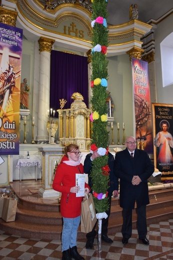 Konkurs palm w Makowie