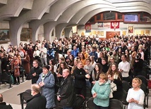 	Ponad tysiąc naszych abiturientów uczestniczyło w konferencji, Drodze Krzyżowej i Eucharystii w Częstochowie.