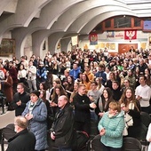 	Ponad tysiąc naszych abiturientów uczestniczyło w konferencji, Drodze Krzyżowej i Eucharystii w Częstochowie.