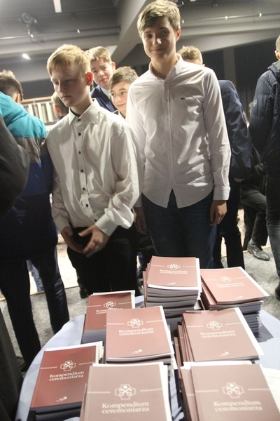 Nowi ceremoniarze i animatorzy służby liturgicznej w diecezji bielsko-żywieckiej - 2022
