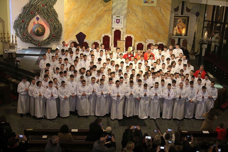 Nowi ceremoniarze i animatorzy służby liturgicznej w diecezji bielsko-żywieckiej - 2022