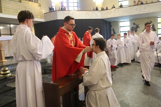 Nowi ceremoniarze i animatorzy służby liturgicznej w diecezji bielsko-żywieckiej - 2022