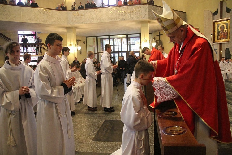 Nowi ceremoniarze i animatorzy służby liturgicznej w diecezji bielsko-żywieckiej - 2022