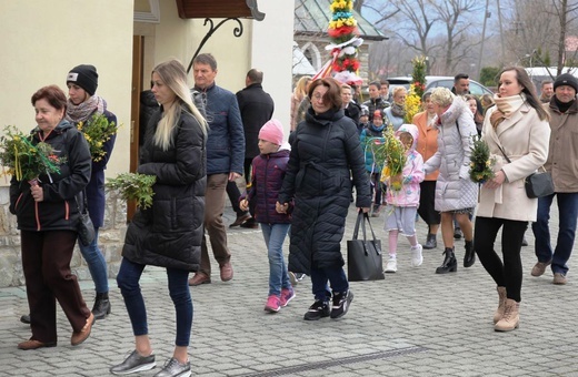 Kiermasz wielkanocny dla gości z Ukrainy w Hałcnowie