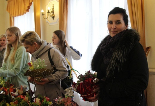 Kiermasz wielkanocny dla gości z Ukrainy w Hałcnowie