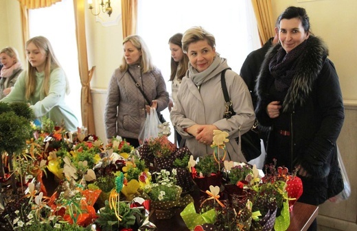 Kiermasz wielkanocny dla gości z Ukrainy w Hałcnowie