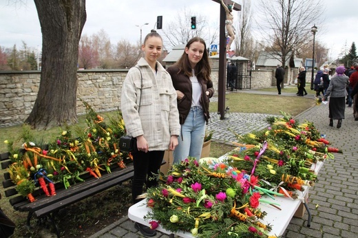 Kiermasz wielkanocny dla gości z Ukrainy w Hałcnowie