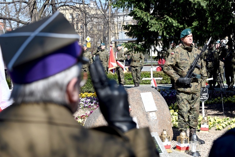 Obchody 82. rocznicy Zbrodni Katyńskiej w Świdnicy