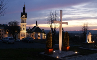 Tuchów. Wspieramy też modlitwą