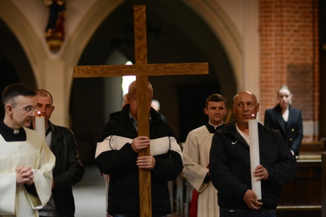 Droga Krzyżowa prowadzona przez osoby w kryzysie bezdomności