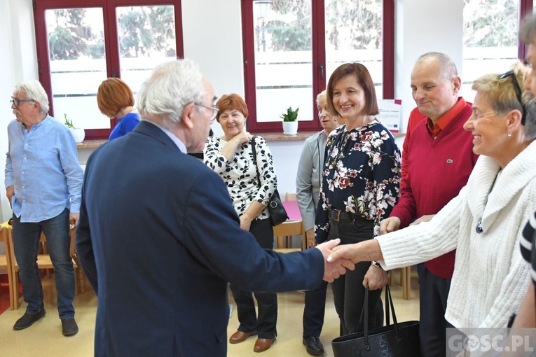 Ks. Olgierd Banaś przekazał 5 tys. książek dla sulechowskiej biblioteki