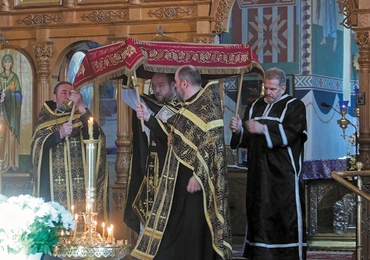 Wyniesienie płaszczenicy w parafii prawosławnej Zmartwychwstania Pańskiego w Białymstoku.