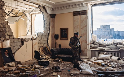 Tak wygląda budynek urzędu miasta w Charkowie po rosyjskich bombardowaniach.