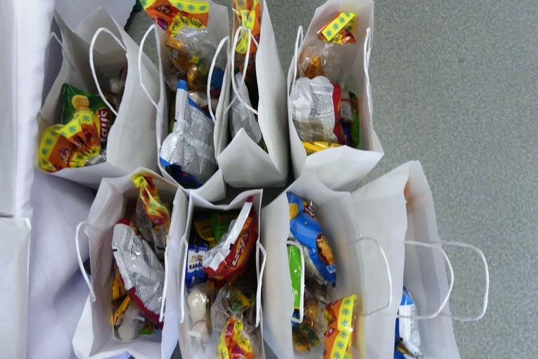 Licealiści KTK dla dzieci w Żywcu-Sporyszu - Wielkanoc 2022