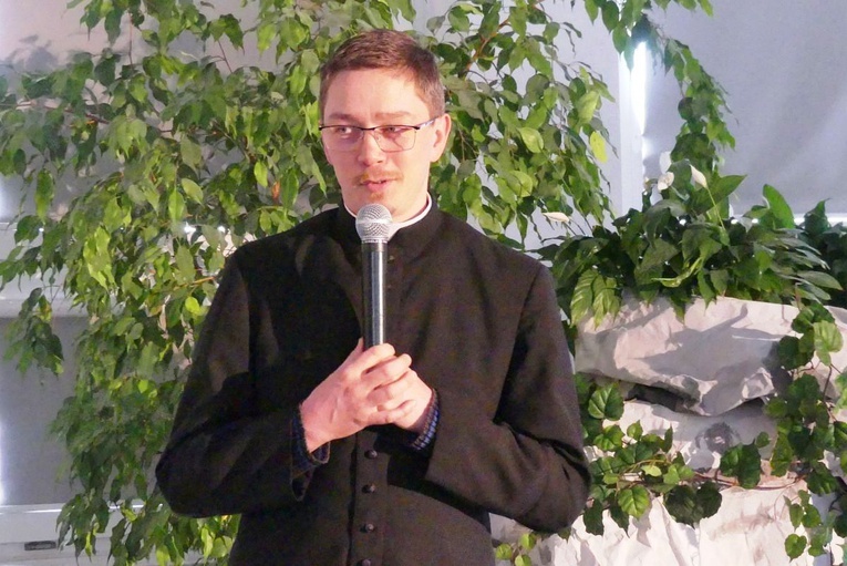 Licealiści KTK dla dzieci w Żywcu-Sporyszu - Wielkanoc 2022