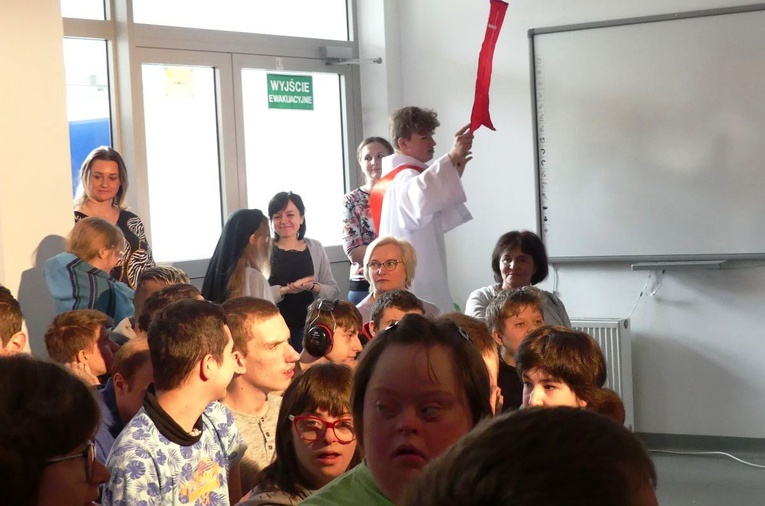 Licealiści KTK dla dzieci w Żywcu-Sporyszu - Wielkanoc 2022