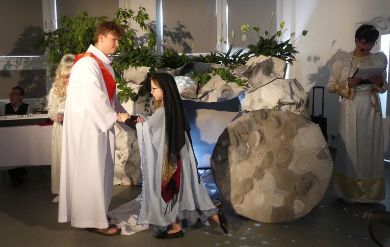 Licealiści KTK dla dzieci w Żywcu-Sporyszu - Wielkanoc 2022