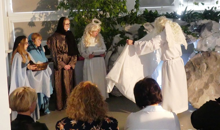 Licealiści KTK dla dzieci w Żywcu-Sporyszu - Wielkanoc 2022