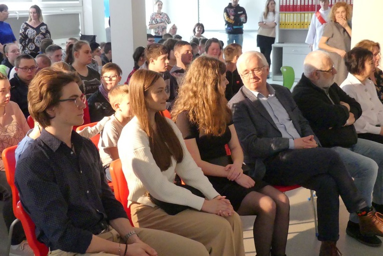 Licealiści KTK dla dzieci w Żywcu-Sporyszu - Wielkanoc 2022