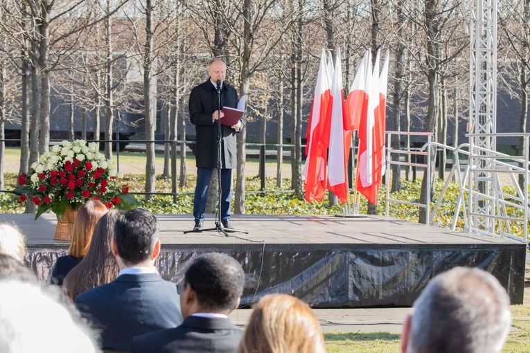 Min. Błaszczak w Muzeum Katyńskim: To było ludobójstwo na rozkaz Kremla