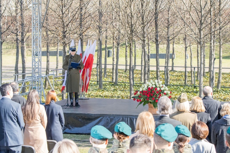 Min. Błaszczak w Muzeum Katyńskim: To było ludobójstwo na rozkaz Kremla