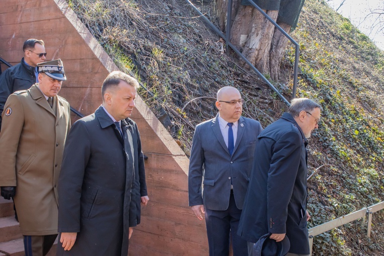 Min. Błaszczak w Muzeum Katyńskim: To było ludobójstwo na rozkaz Kremla
