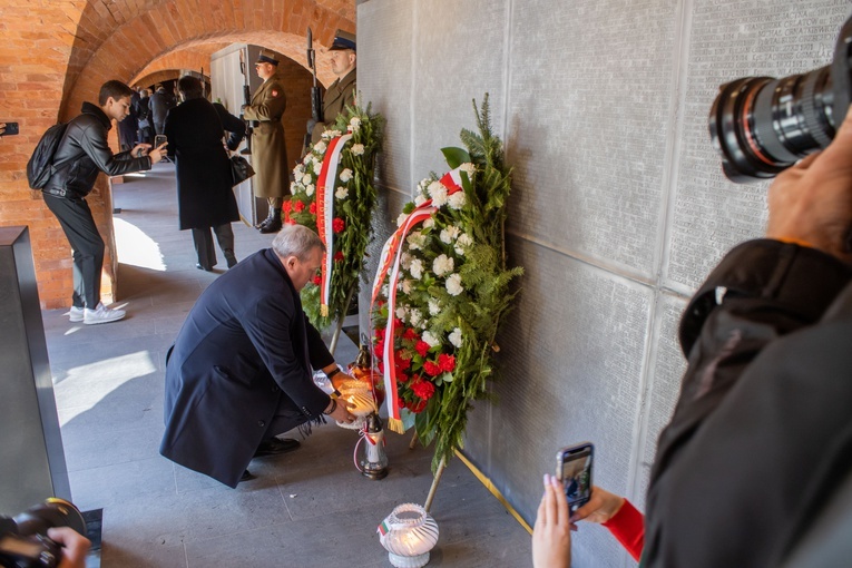 Min. Błaszczak w Muzeum Katyńskim: To było ludobójstwo na rozkaz Kremla