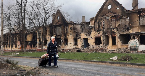 Rosjanie przygotowują defiladę wojskową w Mariupolu?