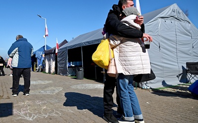Przez Lwów przetacza się nowa fala uchodźców. Część z nich jedzie do Polski
