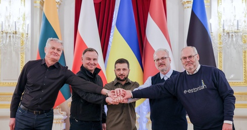 Prezydenci Polski, Litwy, Łotwy i Estonii u prezydenta Ukrainy. "Mając takich partnerów i przyjaciół, na pewno zwyciężymy" 