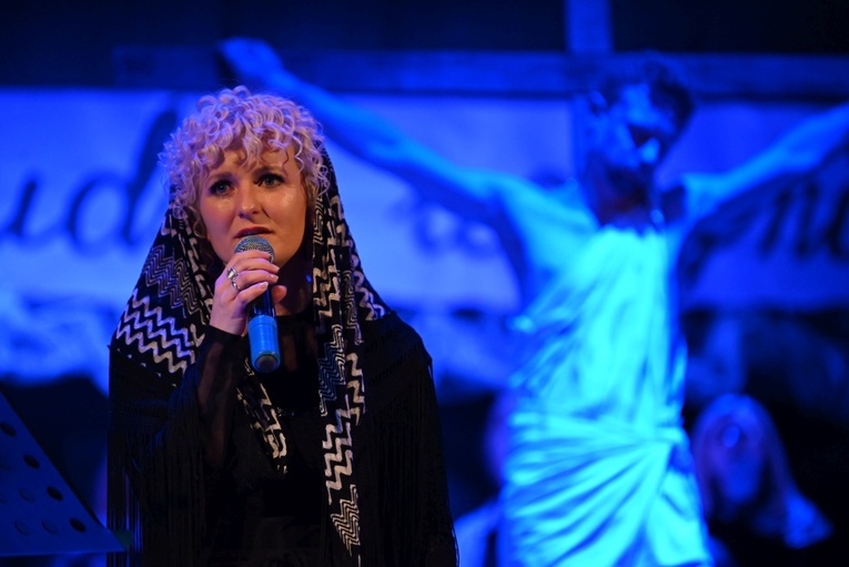 Ząbkowice Śl. Muzyczna Droga Krzyżowa "Coście ludzie uczynili"