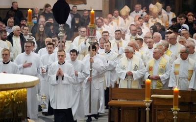 Abp Skworc na Mszy św. Krzyżma w Katowicach: Wszyscy jesteśmy braćmi!