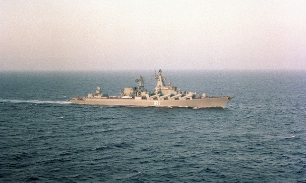 Dziennikarz agencji UNIAN: Uratowano 14 rosyjskich marynarzy z krążownika Moskwa, los 496 nieznany