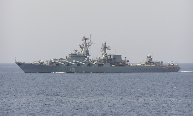 Pentagon: krążownik rakietowy Moskwa nie zatonął, ale jest uszkodzony