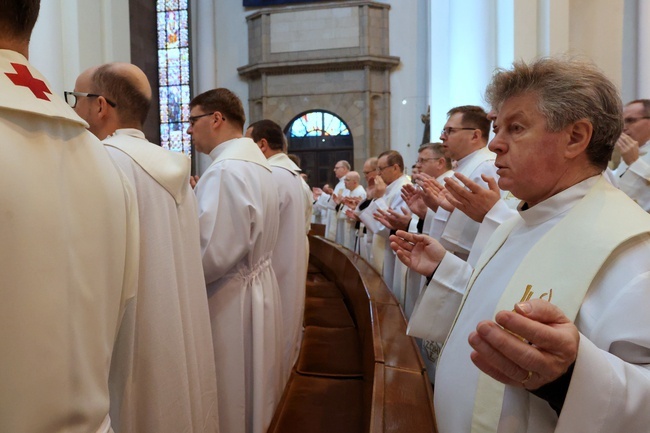 Msza Święta Krzyżma Świętego cz. 2