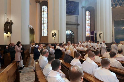 Msza Święta Krzyżma Świętego cz. 2